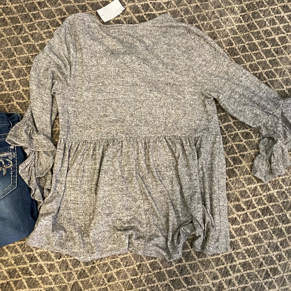 Soprano Sweater - Picture 3 of 4